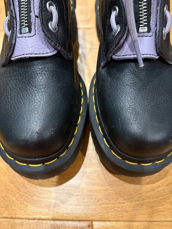 Dr.Martens 1460 ZIP HEART VIRGINIA SATIN LUX LACE UP BOOTS black sz 7 - Image 4