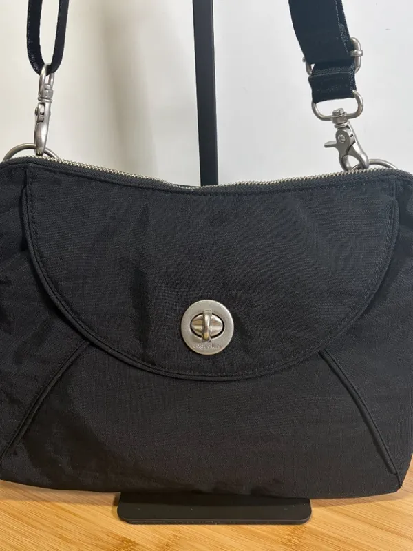 Baggallini Black Rio Crossbody Purse Bag Nylon Zipper Closure Travel Lightweight - Image 2