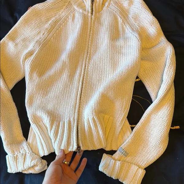 Abercrombie & Fitch Cream Sweater - Image 5