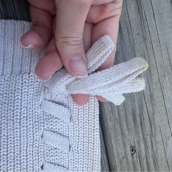 american eagle cream knit v-neck sweater - Image 9