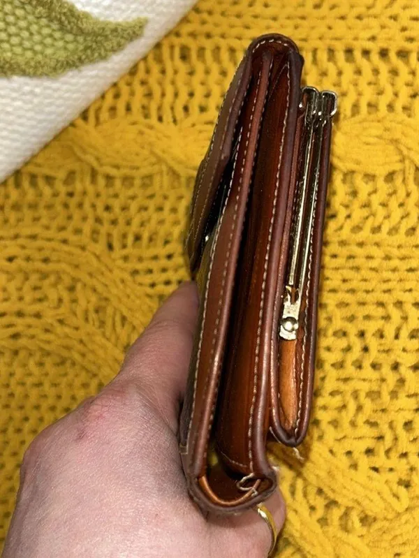 Dooney & Bourke Vintage Leather Wallet w Kisslock Change Section - Image 4