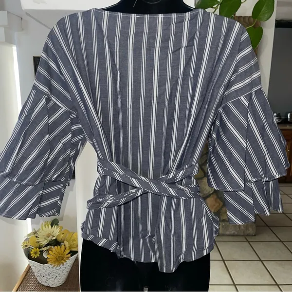 WAYF Women's Striped 3/4 Sleeve Wrap around Blouse Size S - Image 4