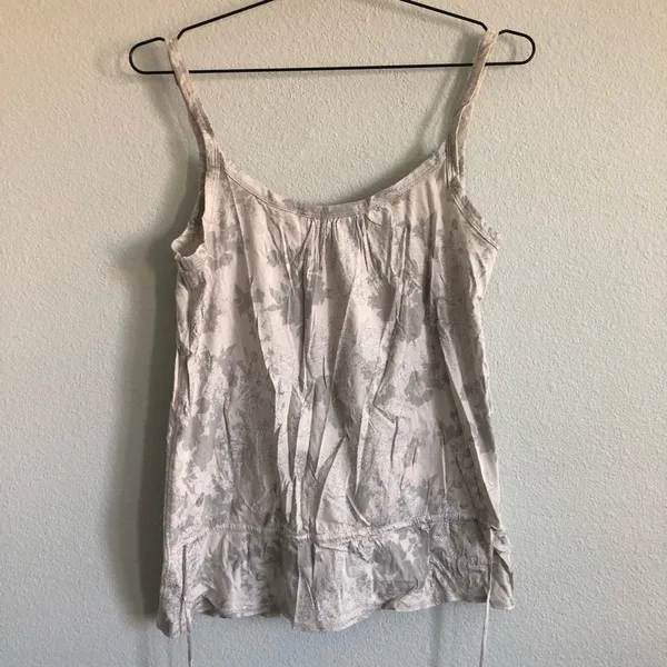 Abercrombie & Fitch Grey with Floral Print Tank. Size Medium - Image 4