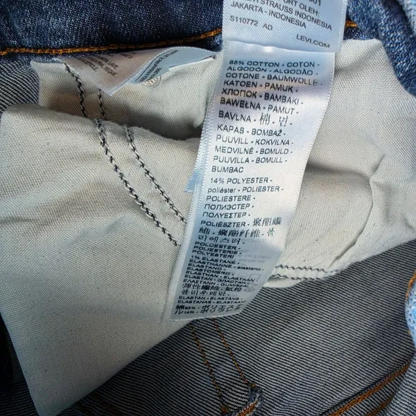 Levis High Waisted Mom Jeans Medium Wash Blue Tapered Leg Denim Size‎ 29 - Image 4