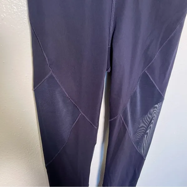 New Balance Women's Athletic Leggings Navy Blue Cropped Mesh Waist Compression - Image 5