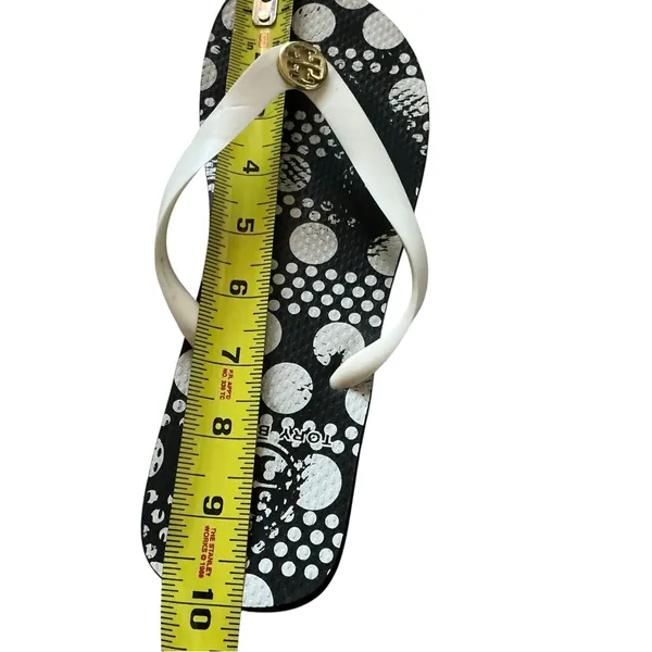 Tory Burch women’s sandals size 8 black white polka dot foam flip flops - Image 5