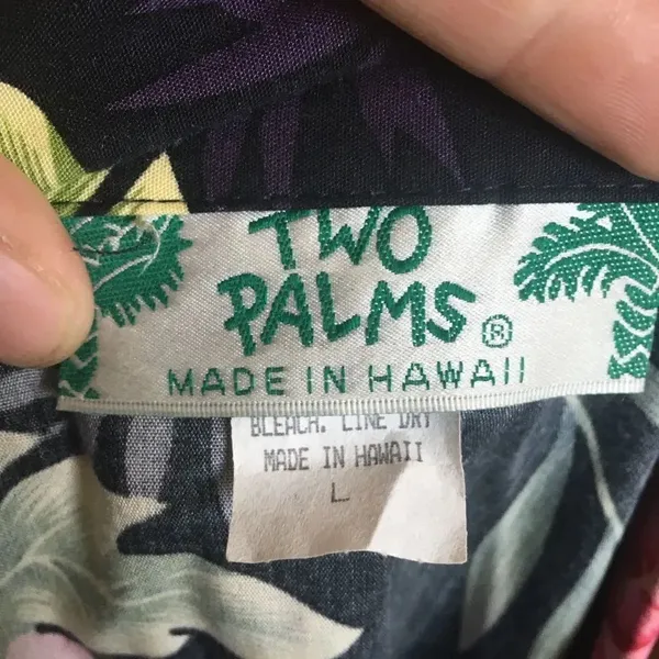 Two Palms Hawaiian floral L button down shirt sleeve shirt - Image 3
