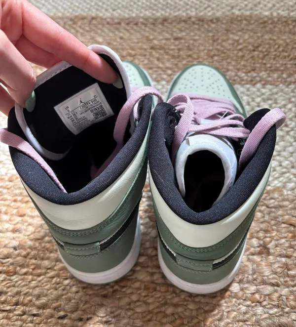Nike Jordan 1 Mid - Image 3
