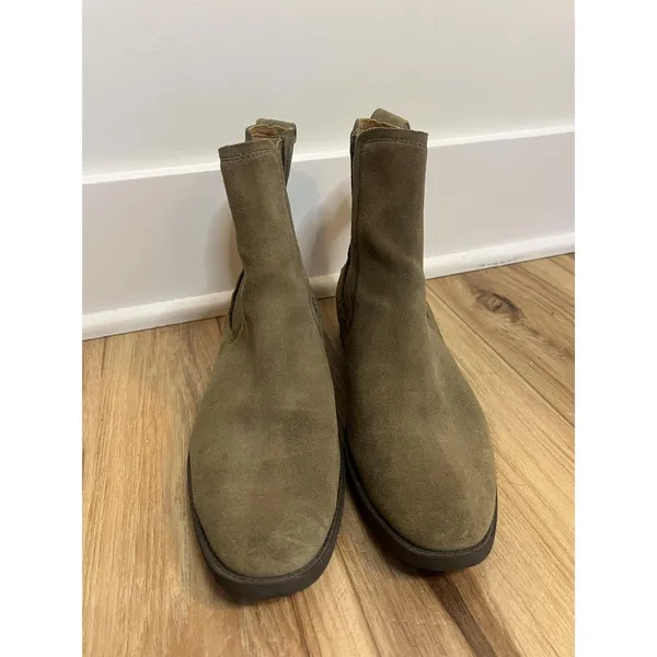 UGG Shoes Wm Size 7 Green Suede Chelsea Ankle Boots Block Heel 1095393 Gorpcore - Image 2