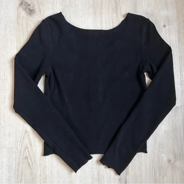 Chelsea & Violet Black Ribbed Cropped Long Sleeve Top - Image 2