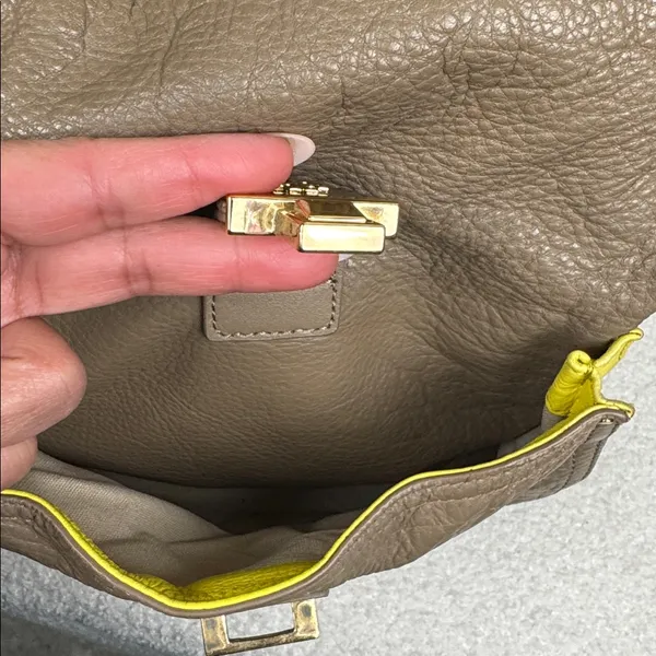 Tory Burch Leather Shoulder Bag - Image 9
