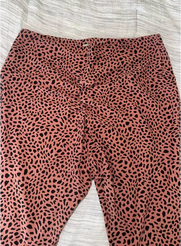 Victoria's Secret PINK Cheetah Leggings Yoga - Image 3