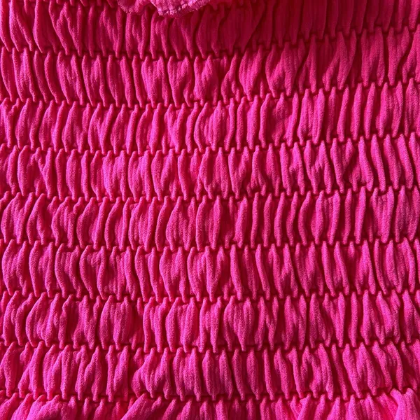 Anthropologie Women’s Raspberry Pink Cropped Smocked Top‎ Size Small/Med - Image 5