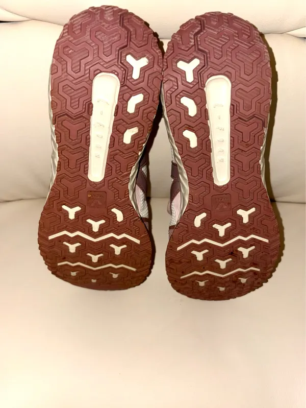 Veja Condor 2 Alveomesh running shoes in the Natural Dried-Petal Pink color combination (dried petal pink and cream). - Image 6