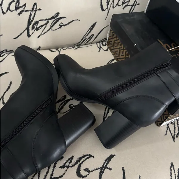 Giani Bernini Women's Trumann Memory Foam Block Heel Dress Booties #9 - Image 9
