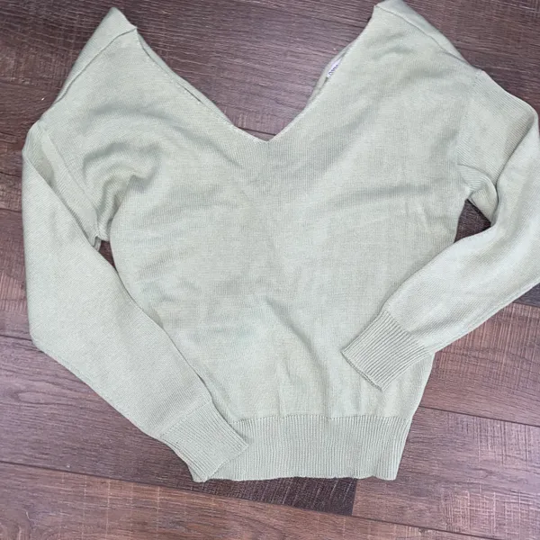 Cotton Emporium NWOT Mint Green Twist Back Sweater Women’s Large - Image 3