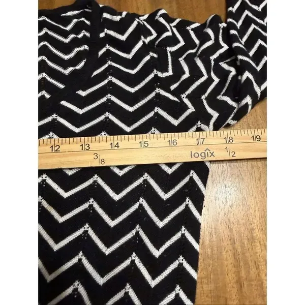 White House Black Market Sweater Womens Medium Multicolor Chevron Scoop Neck - Image 5