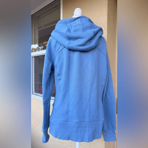 lululemon athletica Blue Jacket With a gold zipper - Image 4