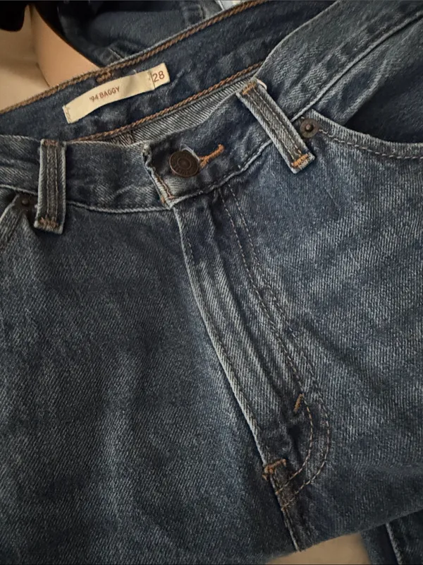 Women's Levi's '94 Baggy Jeans Size 28 - Image 4