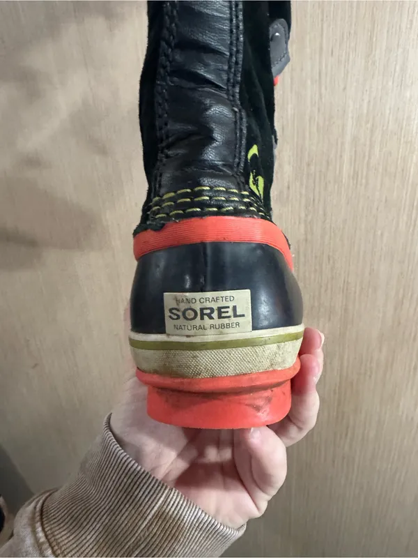 Women’s Sorel Black and Salmon Pink Snow Boots with Faux Fur Trim Size 6 - Image 4