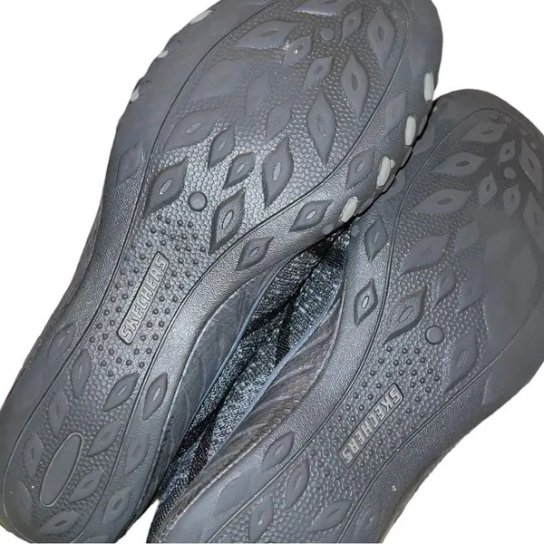 Skechers black breath easy infi-knity slip on shoes - Image 10