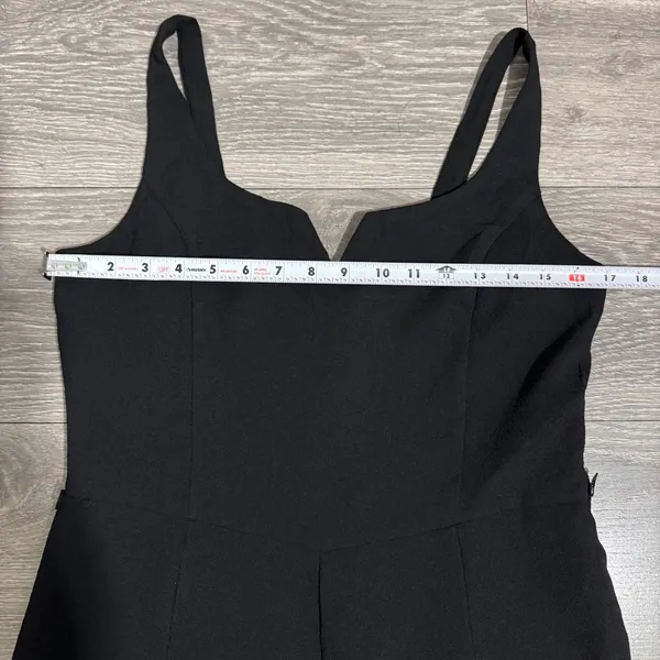 UNIQ Elegant Black Wide Leg V Neck Sleeveless Jumpsuit‎ Women Large - Image 6