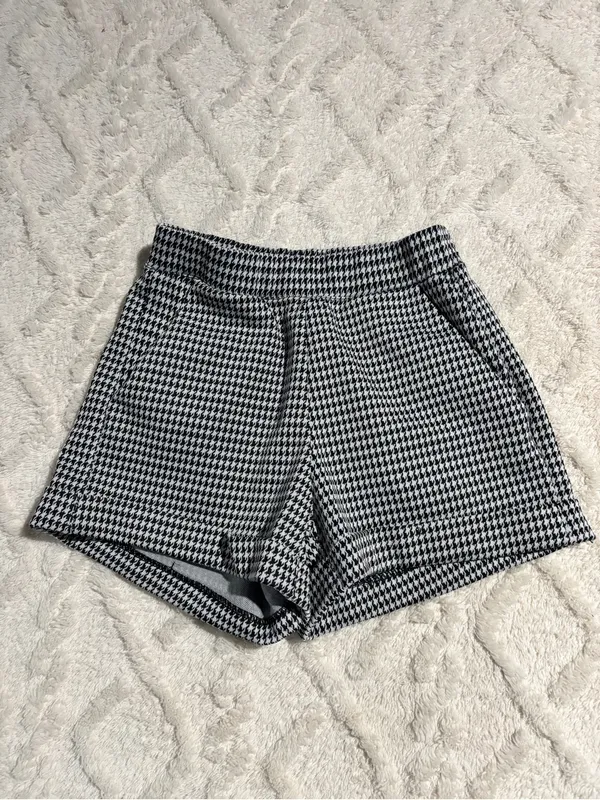 Plaid poof small shorts - Image 5