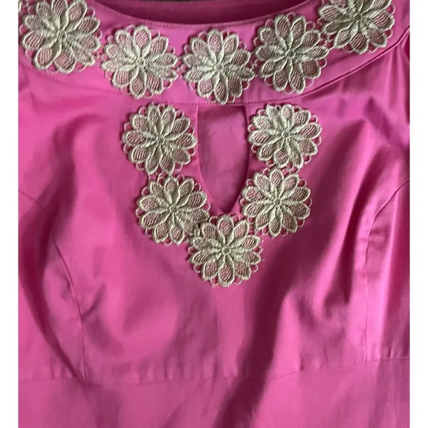 Lilly Pulitzer 2 Gold Applique Hotty Pink Keyhole Dress Shift ALine Flowers - Image 4
