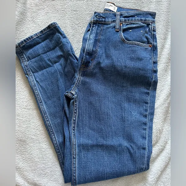 Abercrombie Ultra High Rise 90s Slim Straight Jean - Image 2