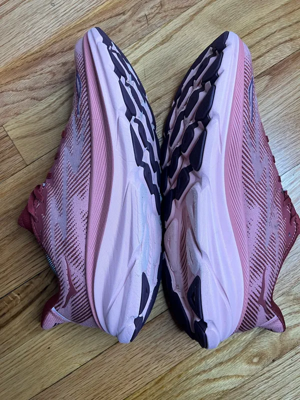 Hoka One One Clifton 9 “Pink” 1127896 RERT Size 10.5W B NO BOX - Image 4