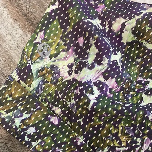 Lululemon Spring Breakaway Short Floral White Multi size 8 - Image 6