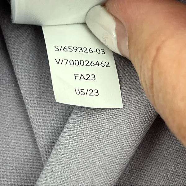 Athleta Everlasting Top‎ Womens Size XS Light Purple Grey Button Front *FLAW - Image 4