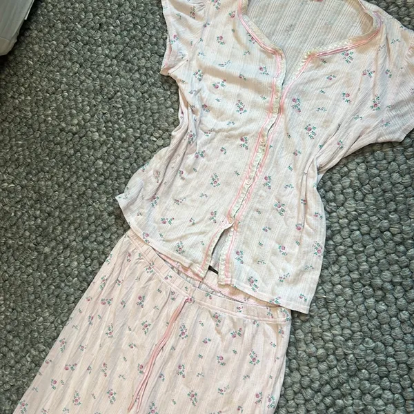 Whispers Vintage Pointelle Pink Floral Two Piece Pajama Set Size Small - Image 4