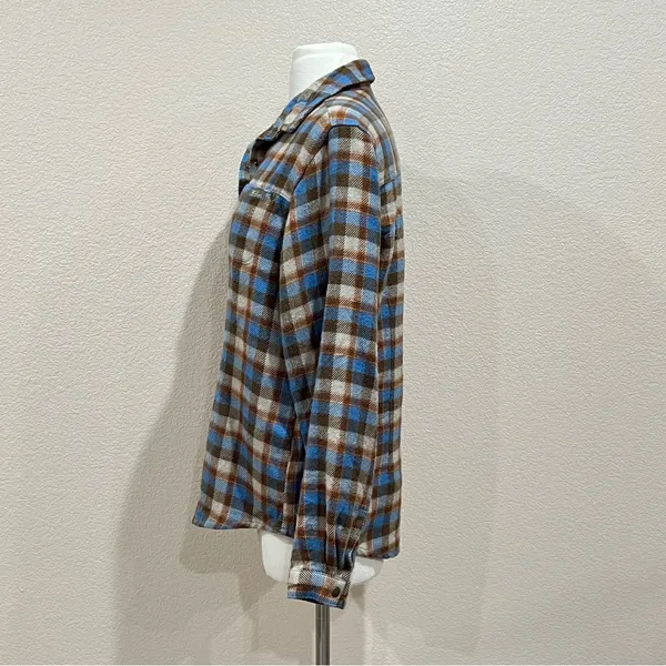 Woolrich Bluebell Plaid Flannel Button Down Shirt Size Medium - Image 6