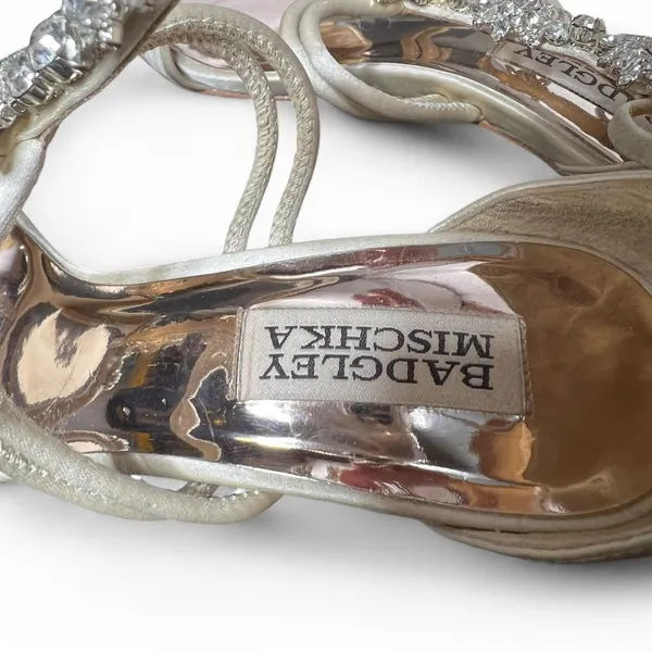 Badgley Mischka Crystal Embellished Ivory Satin Bridal Wedding Block Heel Shoe 7 - Image 8