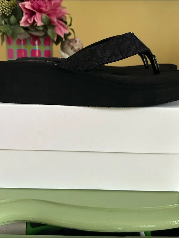 Calvin Klein Women's Mulan Logo Black Wedge Thong Slides Sandals Size 10 NIB - Image 9