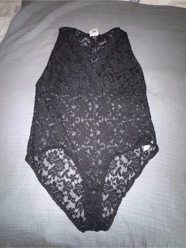 Ambiance Black Lace V-Neck Sleeveless Bodysuit - Image 2