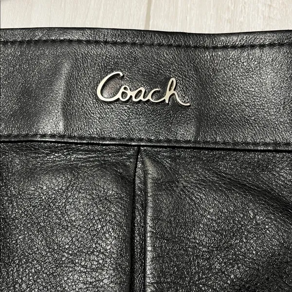 Coach Ashley Elegant Black Leather Shoulder Bag - Image 14