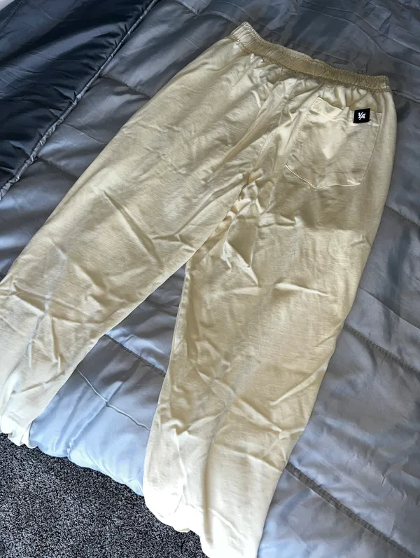 Young La Pump Cover Joggers - Image 4