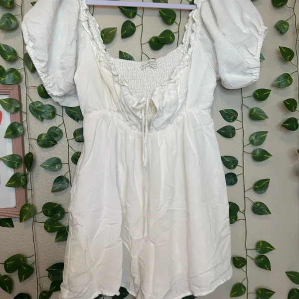 White coquette balletcore urban outfitters women’s romper with pockets size med - Image 5