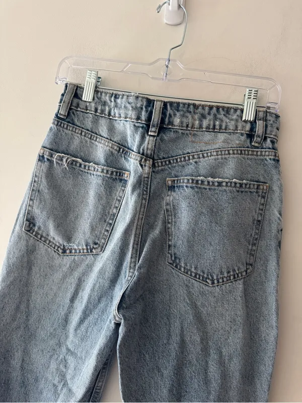 Zara High Rise Distressed Mom Jeans Size 4 - Image 4