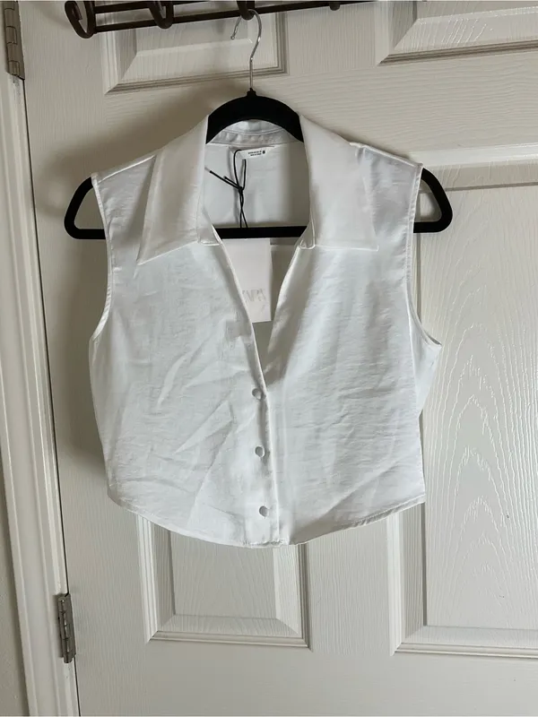 NWT Zara White Sleeveless Collared Button-Down Vest Top – Size XS - Image 2