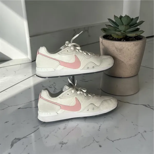 Nike Venture Runner Womens White PinkRetro Mesh Sneaker CK2948-104 Size‎ 10 - Image 6