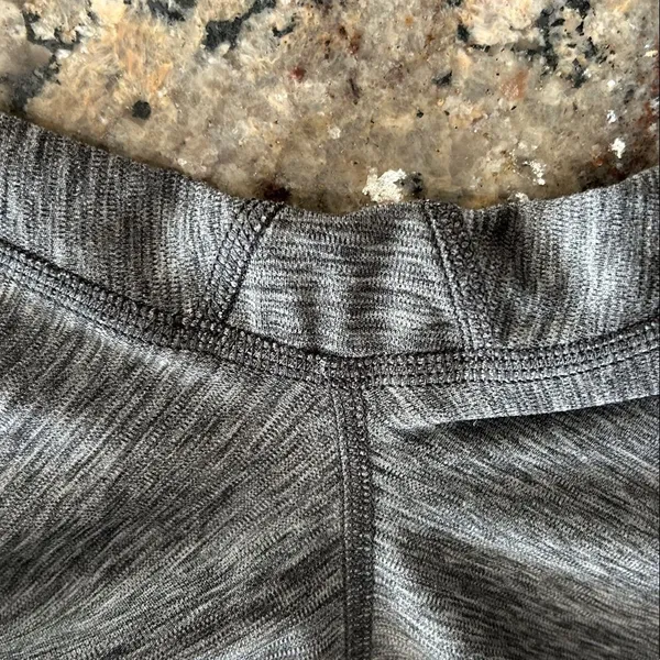 Lululemon Women’s High Rise Groove Pants Sz 8 Rare Color - Image 4