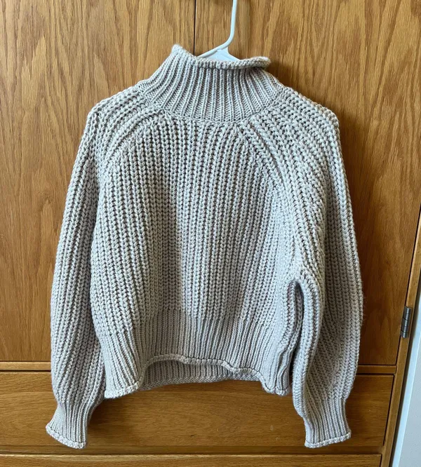 H&M Sweater - Image 2