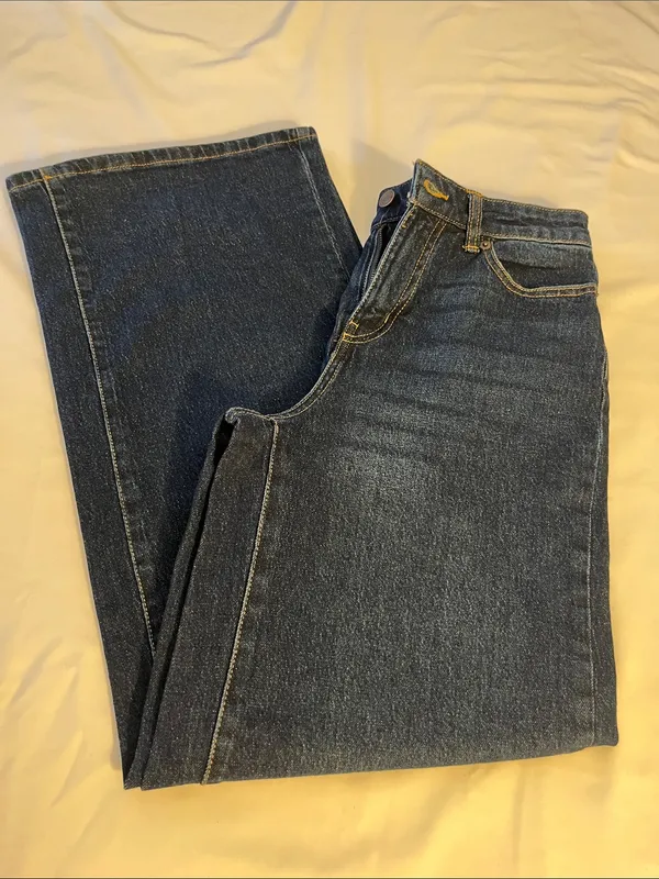 High-Rise Wide-Leg Jeans in Dark Blue - Image 10