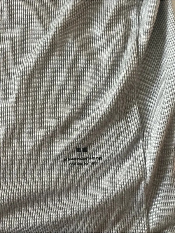 Uniqlo Alexander Wang Heattech Gray Long Sleeve Women's Top Size Medium - Image 4