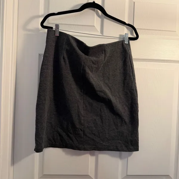 Old Navy Mini Skirt‎ Charcoal Gray Medium Jersey Knit Minimalist Casual Wear - Image 3