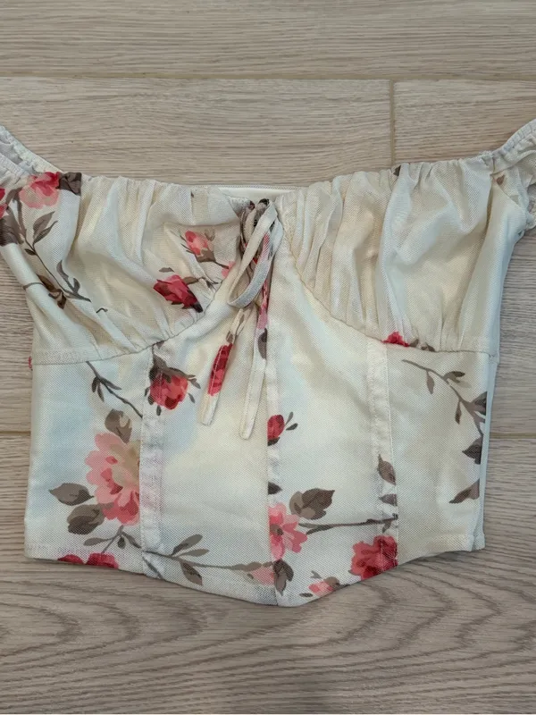 Tiger Mist FEYRA Floral Crop Top - Image 3