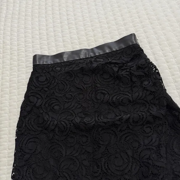 Zara Black Lace Mini Skirt With Faux Leather Waist Trim Detail Sz XS - Image 12
